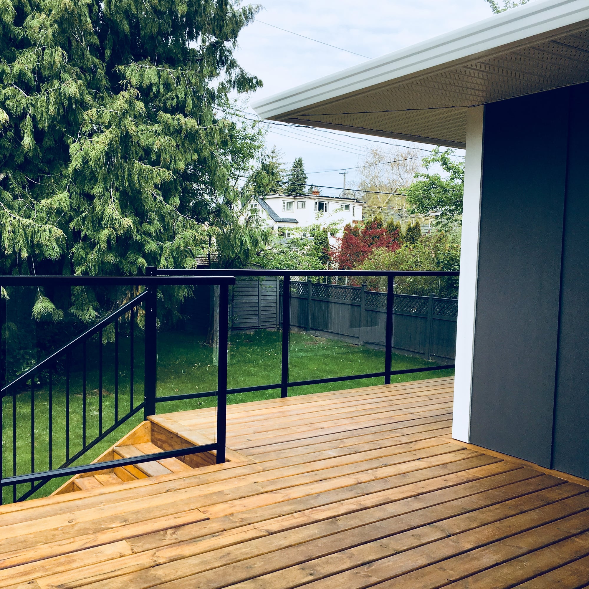 deck railing in black metal